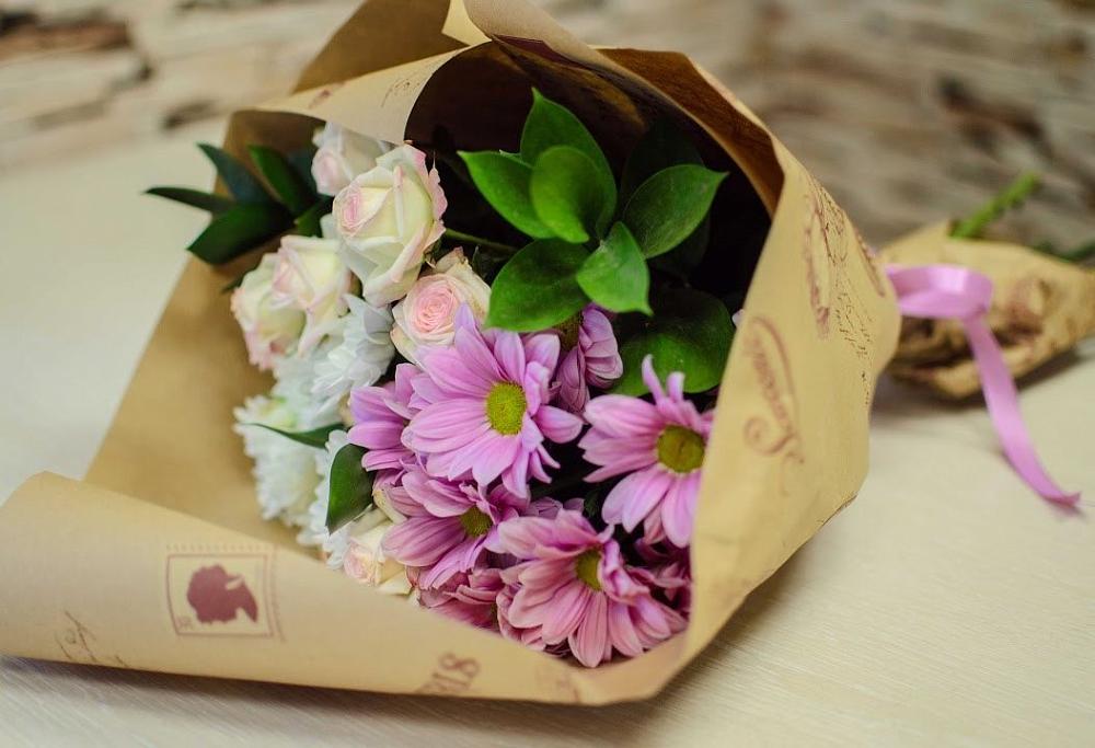 Букет цветов из: Розы и Хризантемы в Надежде