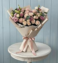 Букет цветов из:  Розы и Лизиантусы в Надежде