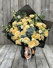 Букет цветов из:  Розы и Лизиантусы в Надежде