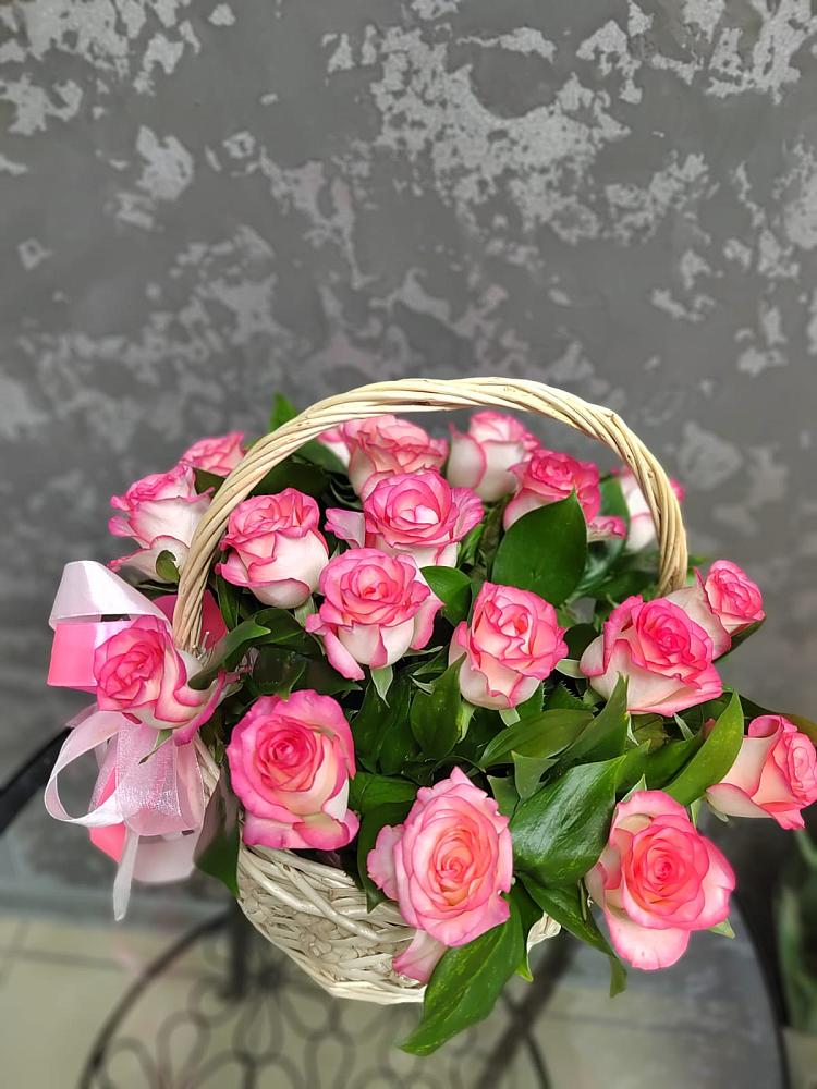 Цветочная композиция из Розы в корзине в Надежде