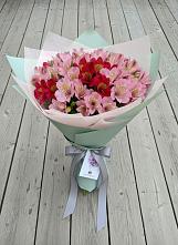 Букет цветов из:  Альстромерии в Надежде