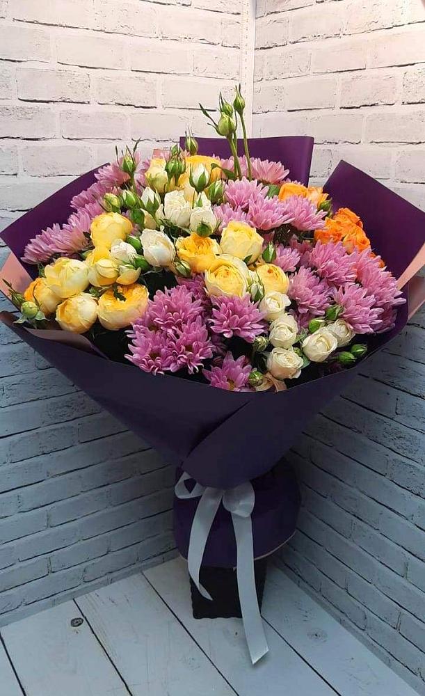 Букет цветов из: Хризантемы и Розы в Надежде