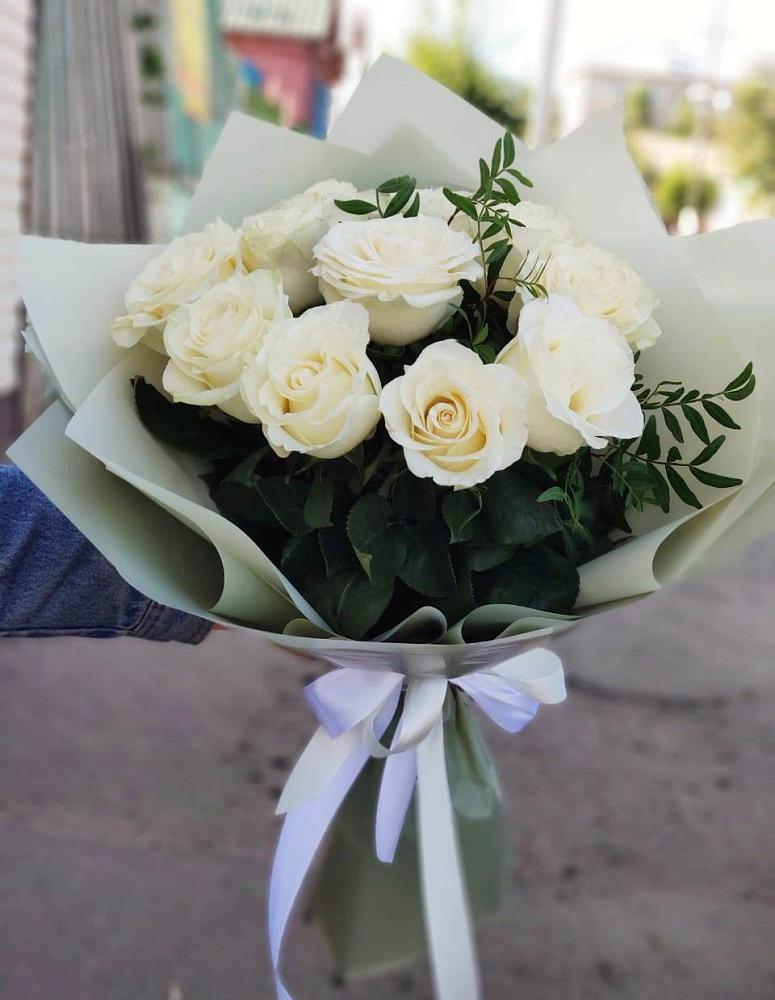 Букет Белые розы Проуд в Надежде