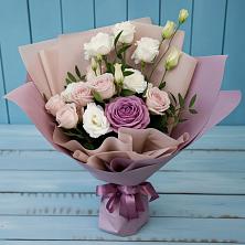 Букет цветов из:  Розы и Лизиантусы в Надежде