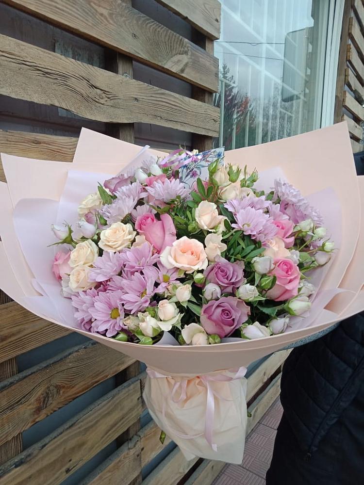 Букет цветов из: Розы и Хризантемы в Надежде