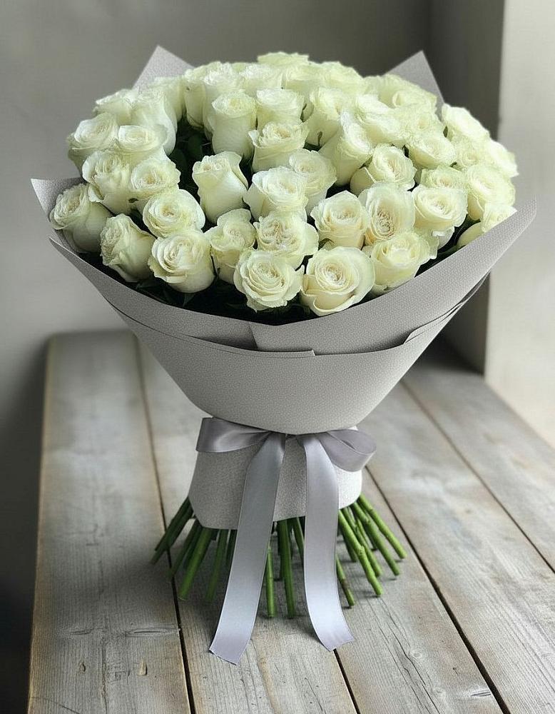 Букет 35 Белых роз в Надежде