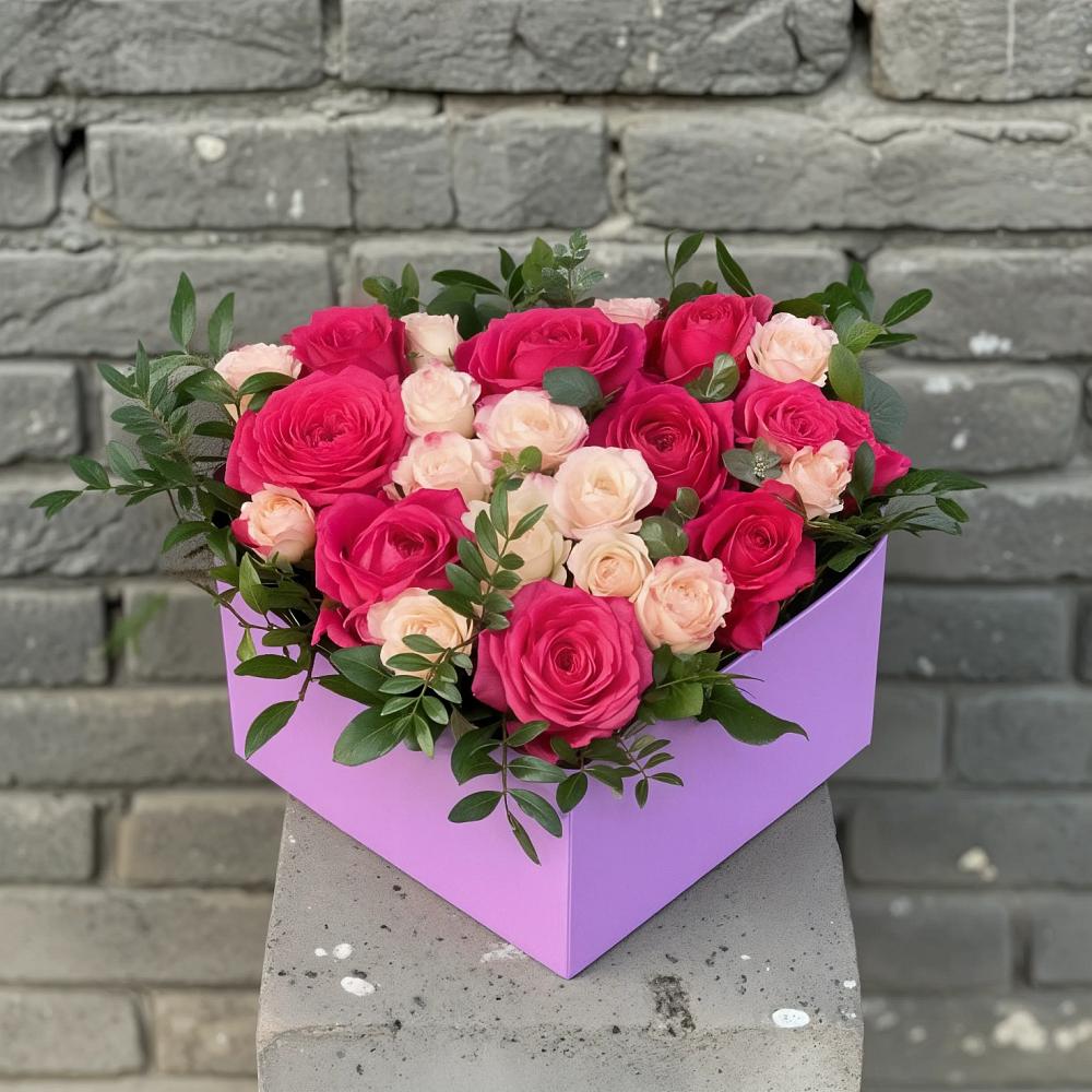 Цветочная композиция из Розы в коробке в Надежде