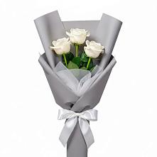 Букет 3 белые розы в Надежде
