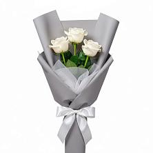 Букет 3 белые розы в Надежде