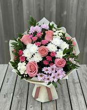 Букет цветов из:  Альстромерии, Гвоздики, Розы и Хризантемы в Надежде