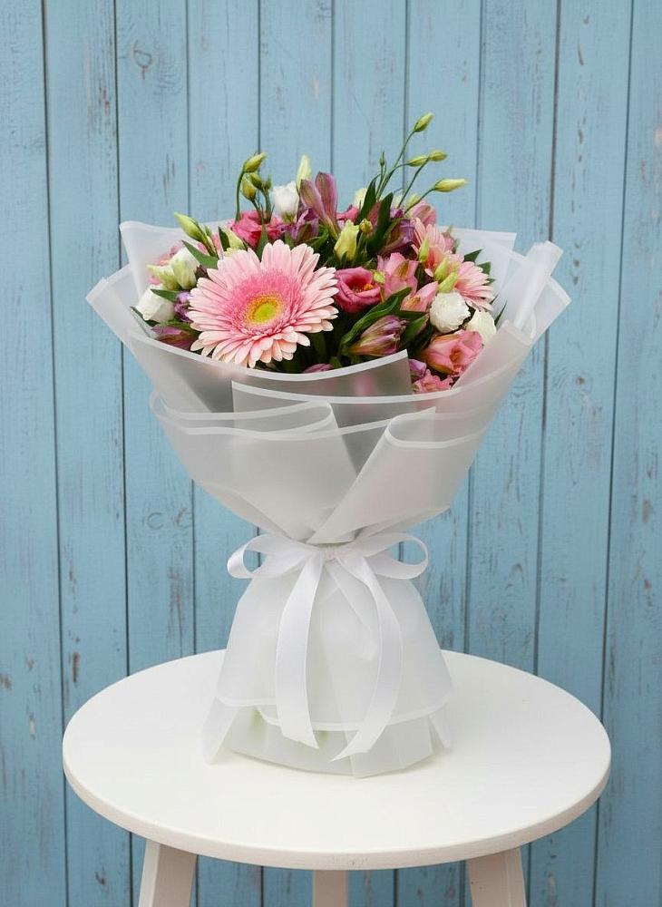 Букет цветов из: Герберы, Альстромерии и Лизиантусы в Надежде