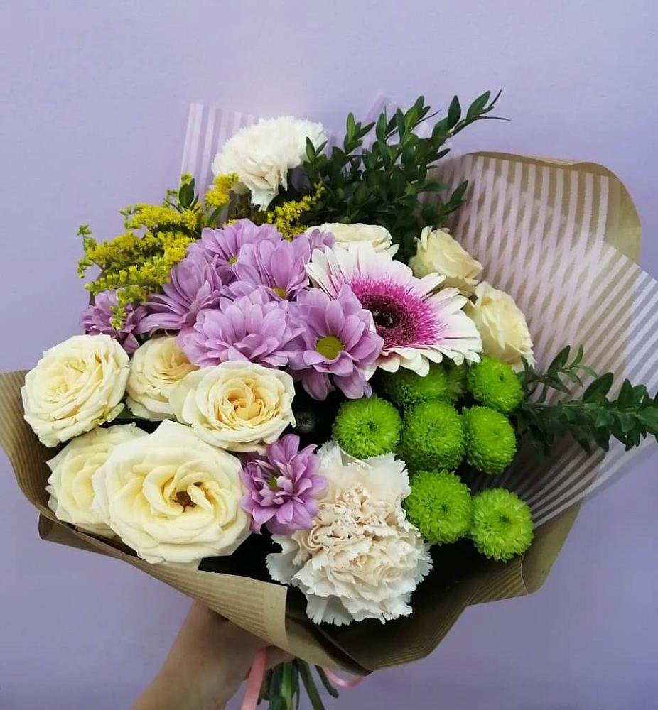 Букет цветов из: Хризантемы, Розы, Гвоздики и Герберы в Надежде