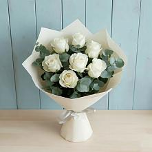 Букет Белые розы в Эвкалипте в Надежде