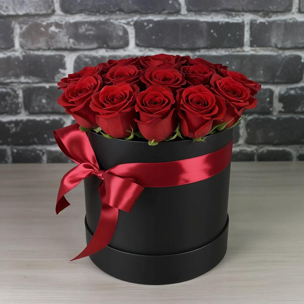 Цветочная композиция из Розы в шляпной коробке в Надежде