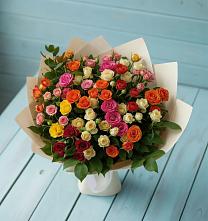 Букет Микс из разноцветных кустовых роз в Надежде