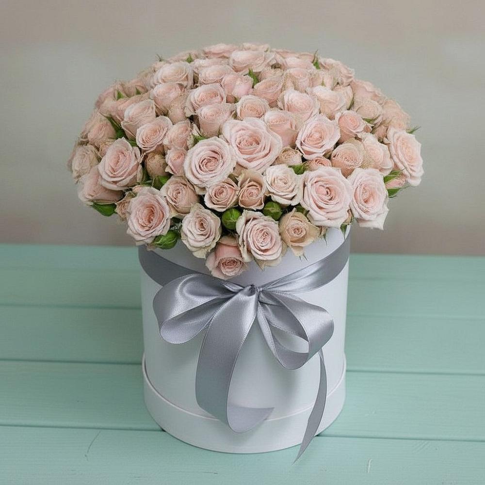 Цветочная композиция из Розы в шляпной коробке в Надежде